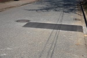 Pozimowa naprawa uszkodzonej nawierzchni asfaltowej