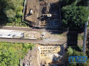 18. Pionowe ujęcie na rejon budowy w sąsiedztwie linii kolejowej 139.