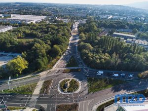 001. Ulica Eugeniusza Kwiatkowskiego - widok na rozbudowywaną ulicę od strony skrzyżowania z ulicą Warszawską.